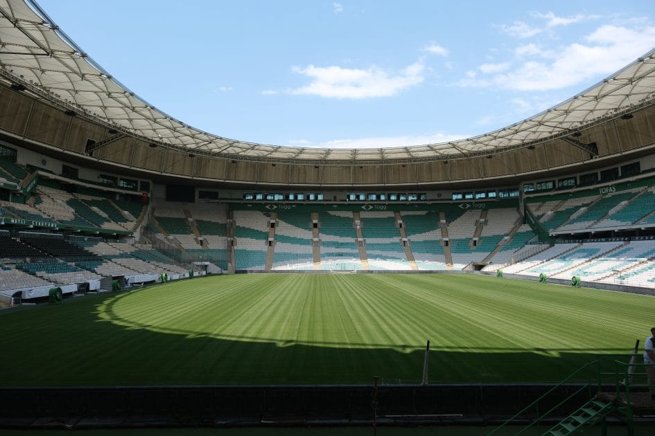Timsah Arena’da Koltuk ve LED Çalışmaları Sürüyor